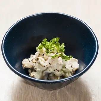 松茸風味のアンチョビポテトサラダ