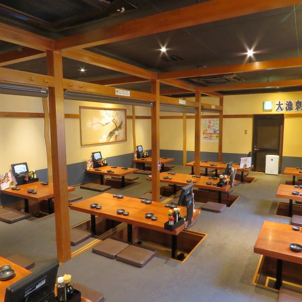 大中小宴会が愉しめるよう宴会スペースを完備。店舗により入れる人数が変わりますのでお問い合わせください。