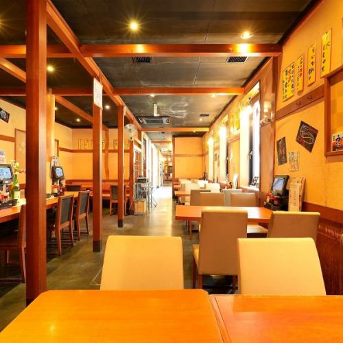 <p>ゆったり過ごせる席は親しい友人との語らいに…</p>