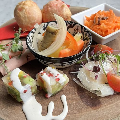 Assorted 6 kinds of appetizers