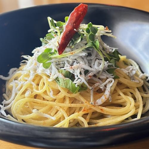 Peperoncino with a mountain of whitebait and shiso leaves