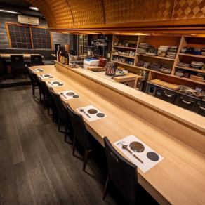 家族連れや友人とのお食事、デートなど幅広くご利用可能!店内はシックな空間で日々の喧騒を忘れられます♪