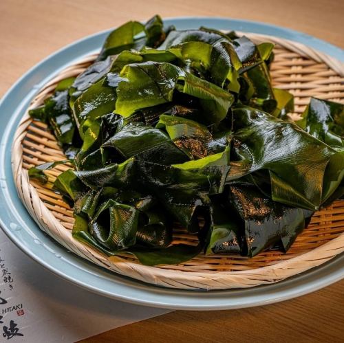 三陸産わかめと一番出し汁のお味噌汁