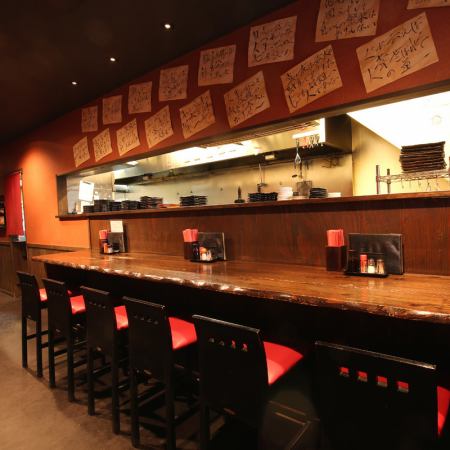 We have prepared counter seats that are ideal for a drink after work and a date.Please feel free to use it♪
