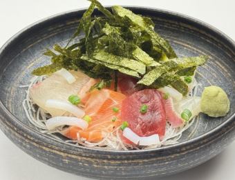 胡麻ダレ海鮮ぶっかけ