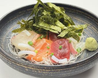 胡麻ダレ海鮮ぶっかけ