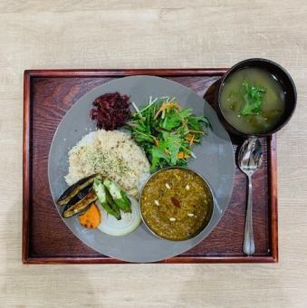 発酵薬膳カレープレートグリル野菜のせ