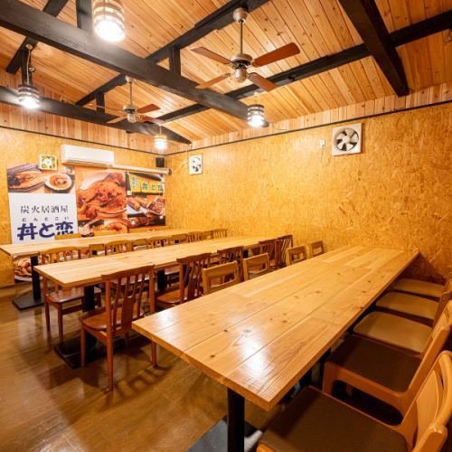木目調の落ち着いた店内