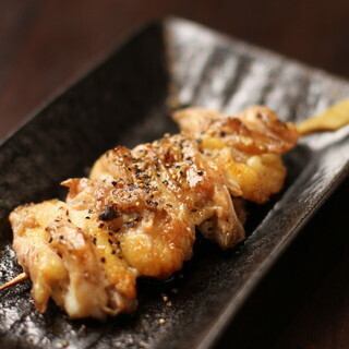 一本一本丁寧に仕上げる焼き鳥