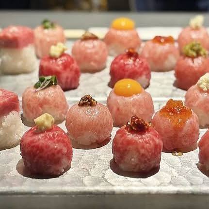 【個室完備】新名物手まり肉寿司！