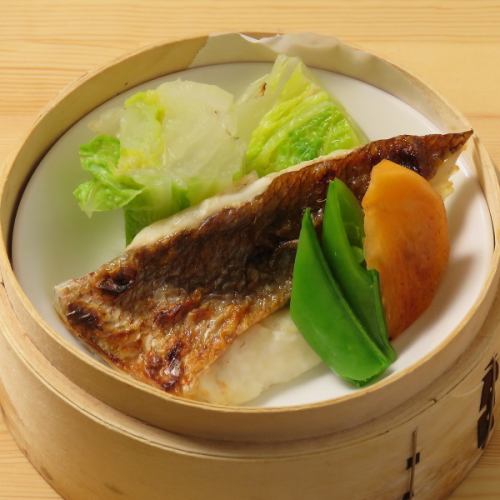 旨み凝縮！彩り食材せいろ