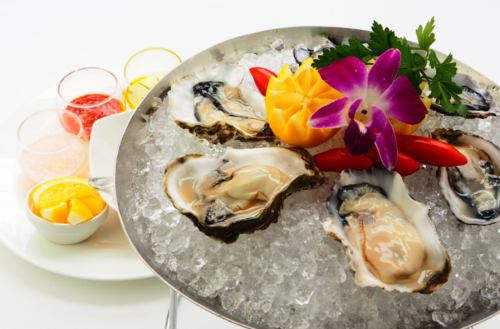 Assortment of 3 types of raw oysters 6P