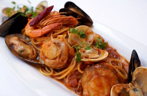 Seafood Pescatore Rosso Spaghetti