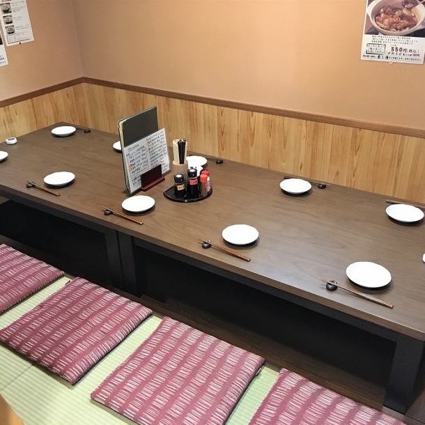 [Recommended for small parties!] Up to 8 people can use the same table.There is no time limit for your seat, so please take your time and relax.