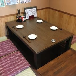 It is a sunken kotatsu seat for 4 people.Reservations for up to 8 people can be used as one table.You can relax comfortably.