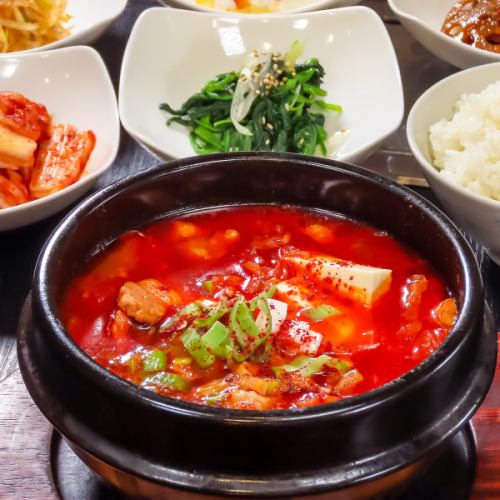 本場の味！本格韓国料理