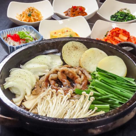 Whole grilled kopchan ☆ Korean-style grilled offal.Enjoy fresh, whole-roasted horumon