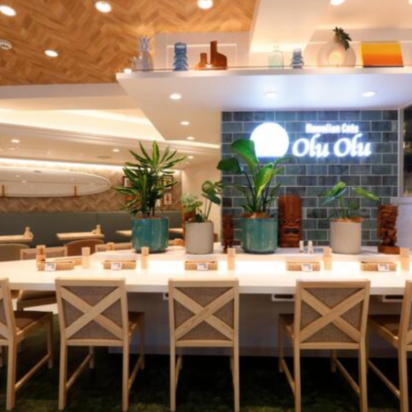 当店は電源・USB付きのカウンター席が8席あり、お一人様でも気軽にご利用いただけます。ゆったりとした空間で美味しい食事を楽しむことができます。落ち着いた雰囲気の中で、自分だけの特別な時間を過ごすことができますので、リラックスしながら心地よいひとときを満喫してください。