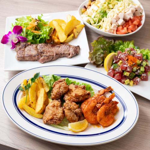 【夜カフェにも★】人気のアサイーボールは常時ご提供！夜はお酒とおつまみが豊富♪