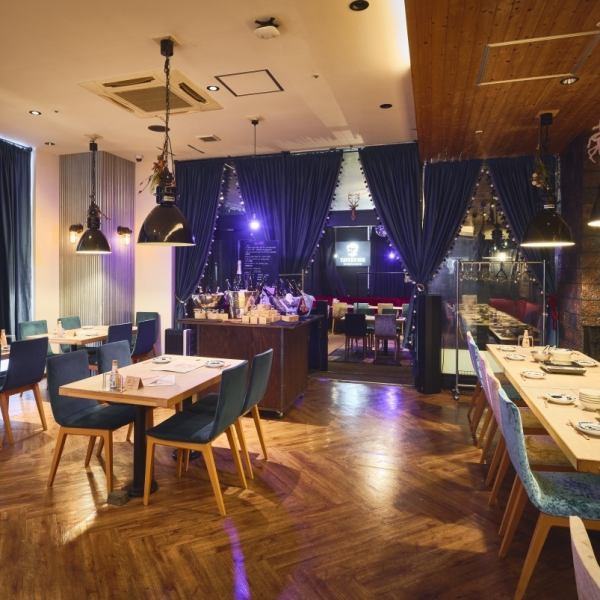 開放的なオープン席で楽しい気分が味わえる遊び心満載の空間!気軽に通える小洒落たワンランク上の居酒屋でステータス感のあるひと時を!ワインや日本酒とも相性の良い一皿料理も豊富。落ち着いた大人にフィットする居心地の良い酒場です!