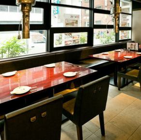 Enjoy a special time in a sophisticated space, rented exclusively for yourself! Can accommodate more than 50 people! We accept reservations for private use.You can concentrate on cooking without worrying about those around you, so you can enjoy yakiniku to your heart's content.We also have a variety of courses available.How about having a banquet or party with your friends?All our staff are looking forward to seeing you.