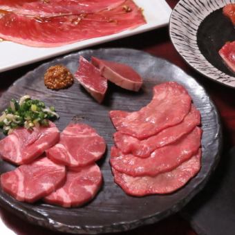 【런치 타임 한정! 불고기 점심 매화] 총 4 종류의 고기 모듬 한 분 \ 2,500- (세금 포함)