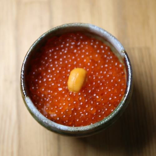 [Definitely Instagrammable!] Sea urchin x salmon roe TKG Itadaki - 1000 yen