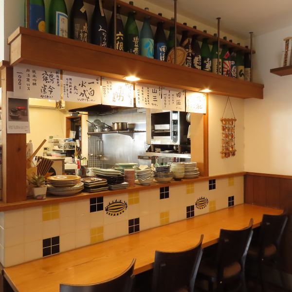 デート利用にぴったりな雰囲気を持っている当店は、木目を基調としたインテリアが温かく、落ち着いた雰囲気の中で、ゆったりとした食事タイムを楽しむことができます。柔らかな光が心地よく、友人や家族との会話も自然に弾むでしょう。特別な日を彩る、心温まるひとときをぜひご堪能ください。