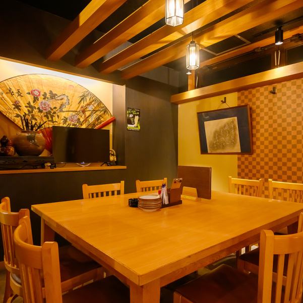 【温もりと寛ぎを感じられる空間】小岩の屋台屋くろちゃんの2号店が新小岩にオープン！新小岩駅南口徒歩1分、ルミエール商店街内。24時間営業！個室・貸切ご相談ください！昼飲みやお仕事帰りのさく飲み、ランチのご利用や二次会も！少人数の宴会や接待、会社宴会・歓送迎会・同窓会・イベント・オフ会・各種宴会に♪