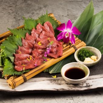 Domestic horse meat sashimi (red meat)