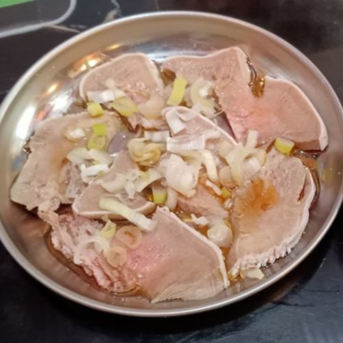 塩辛／皿ナンコツ／タン刺し／ハツ刺し／鉄板コーンバター／煮玉子（2個）