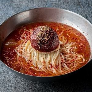 매운 냉면
