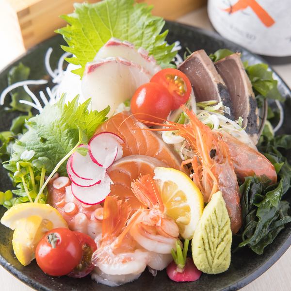 【刺身3種盛り合わせ1人前】天満市場から毎日仕入れる新鮮魚介のお造りです！