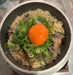 親鳥の炭火釜飯