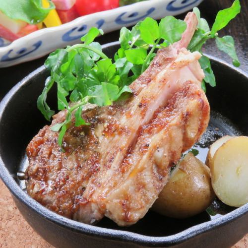 ≪Grilled bone-in lamb≫ Hearty lamb chops! It will get you excited!