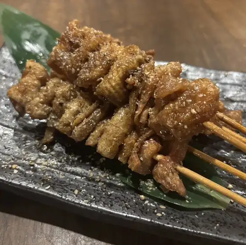 パリパリ鶏皮串　五本