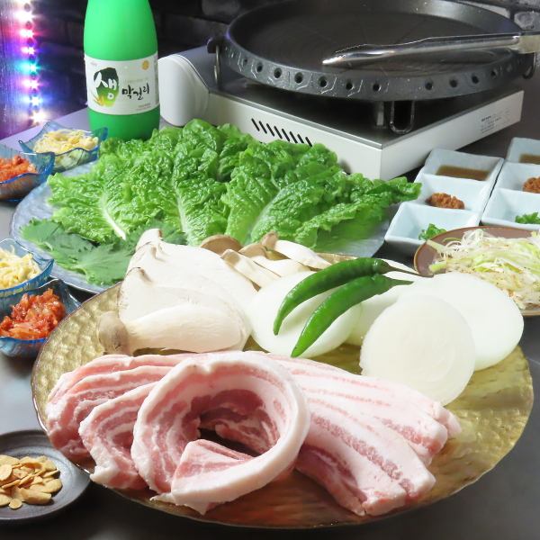 超人气！使用鹿儿岛黑猪肉！韩式五花肉无限量畅吃♪3,980日元（含税）