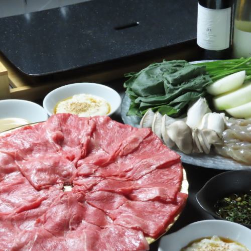 使用鹿儿岛县黑猪肉和大量蔬菜制成的烤涮锅套餐★搭配橙子酱、芝麻酱、山药泥的营养套餐♪