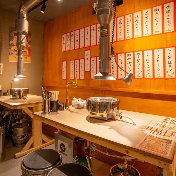店内は気軽にご利用いただけるテーブル席！ゆったりくつろぎながらワイワイしましょう♪心よりお待ちしております！