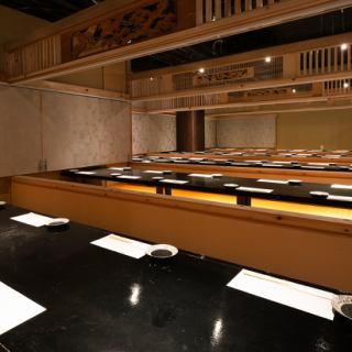 広い店内は宴会場が二部屋と、個室が１６部屋ございます。博多エリアで大型宴会&個室会食はおまかせください。