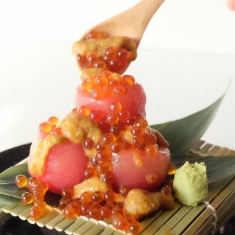 人气【生日·纪念日】≪海胆和牡蛎周年纪念套餐（共10种，11,000日元）≫ 享用生牡蛎和日本牛海胆手卷