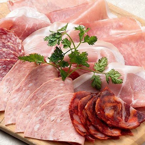 All-you-can-eat raw ham for 500 JPY (excl. tax) per person! *90 minutes