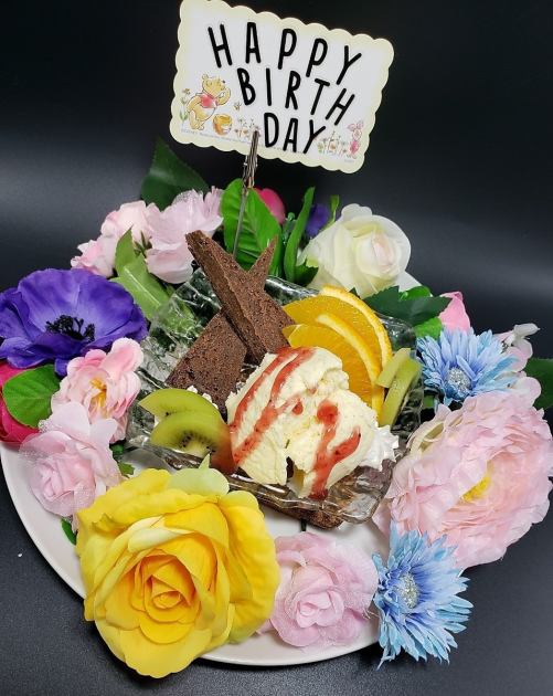 誕生日 記念日サプライズに メッセージカード付デザート含む8品を楽しめる上コース3500円 焼肉 Moo モー