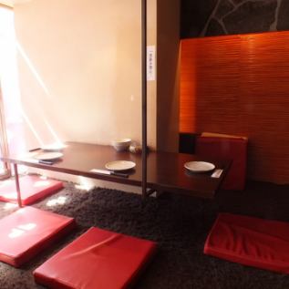 The semi-private room tatami room is popular because you can stretch your legs and relax slowly ♪