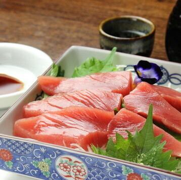 【尽享时令海鲜】今日刺身拼盘，1280日元起（含税）