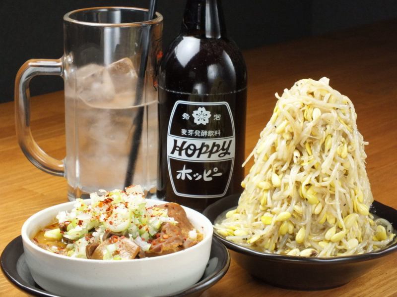 ◆Exquisite dishes other than meat◆Of course, we would like you to eat a lot of our proud meat too... but we also have many excellent dishes recommended for chopstick rests and snacks. A savory stew! Left photo: Stew ¥605 (tax included) / Right photo: Bean sprouts ¥418 (tax included)