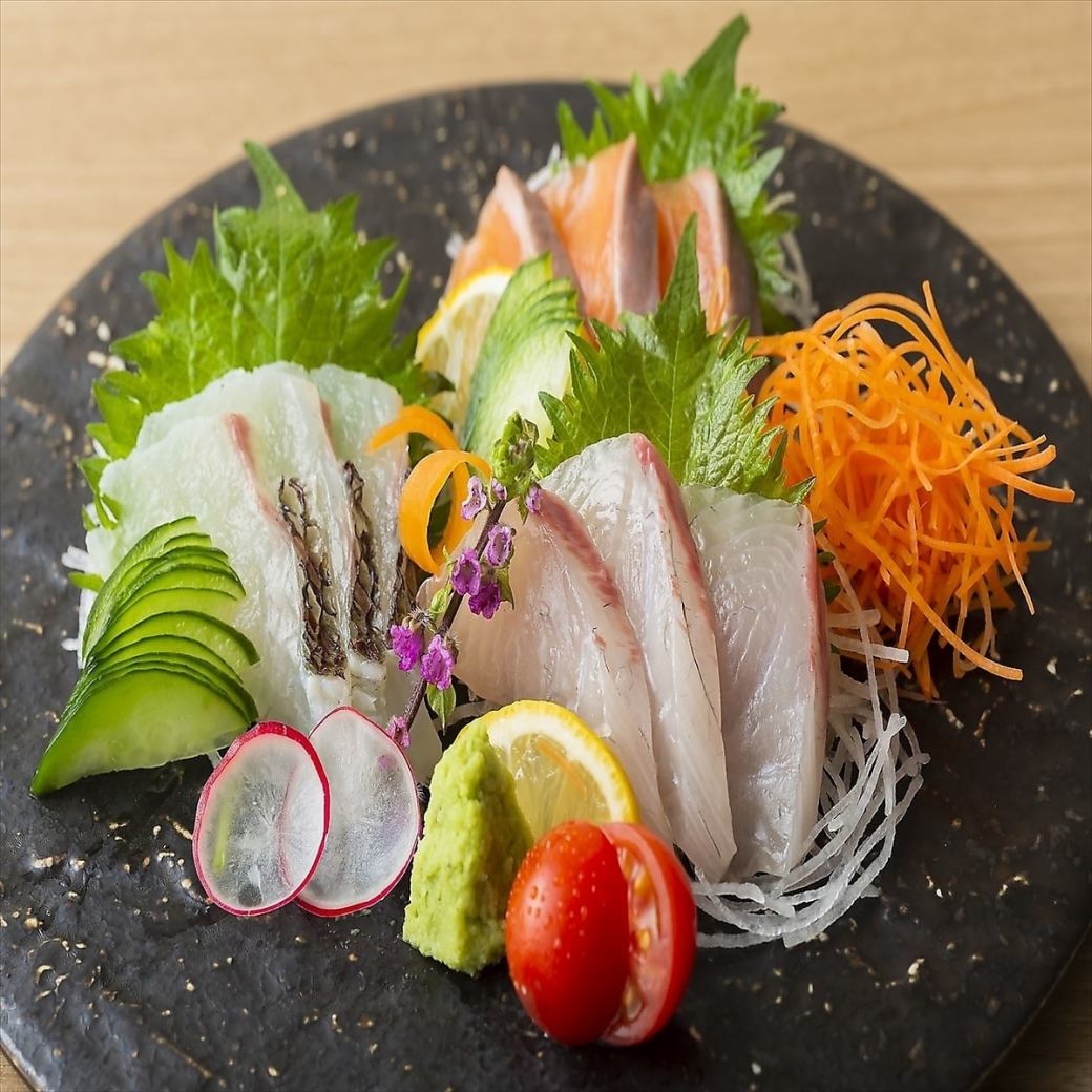 [Fresh and delicious] Assorted fresh fish sashimi is popular★