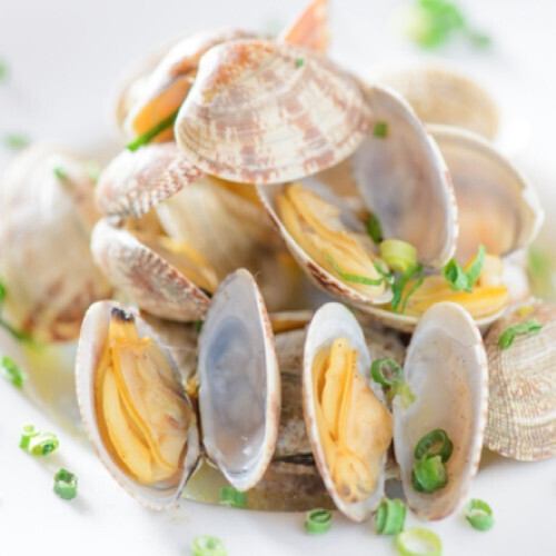 Japanese-style steamed clams