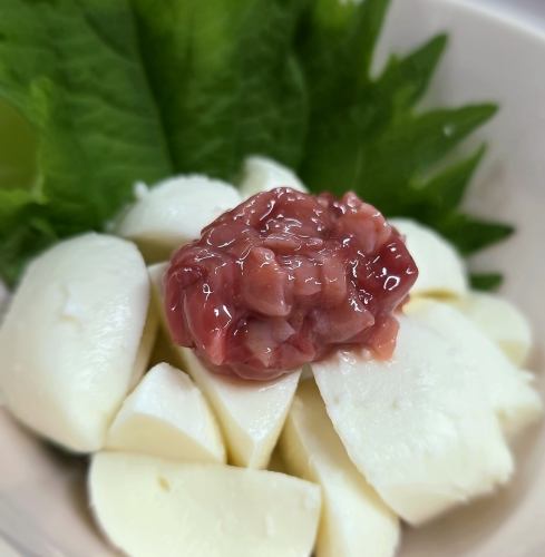 モッツァレラ酒盗かけ