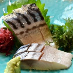 수제 〆 고등어 회 / 오징어 회 (오타루, 하코다테 산)